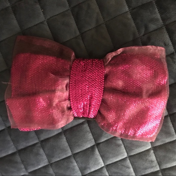 Bow Clutch - Picture 1 of 2